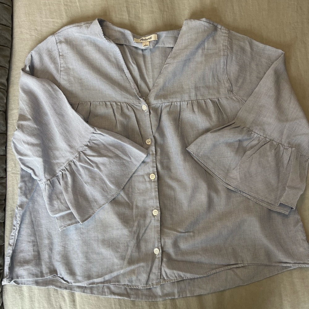 Madewell Baby Doll Pinstripe Blouse Blue and White with buttons Size Large